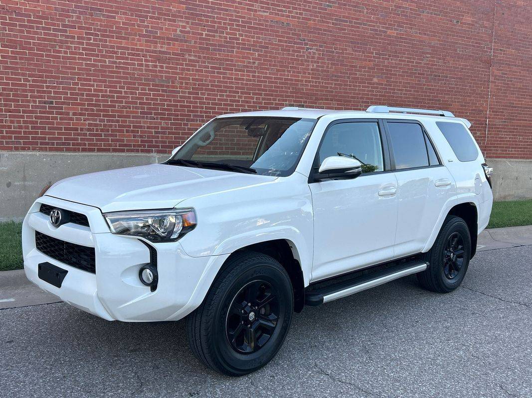2018 Toyota 4Runner SR5 — SUV — 118,946 mi — Wichita, KS