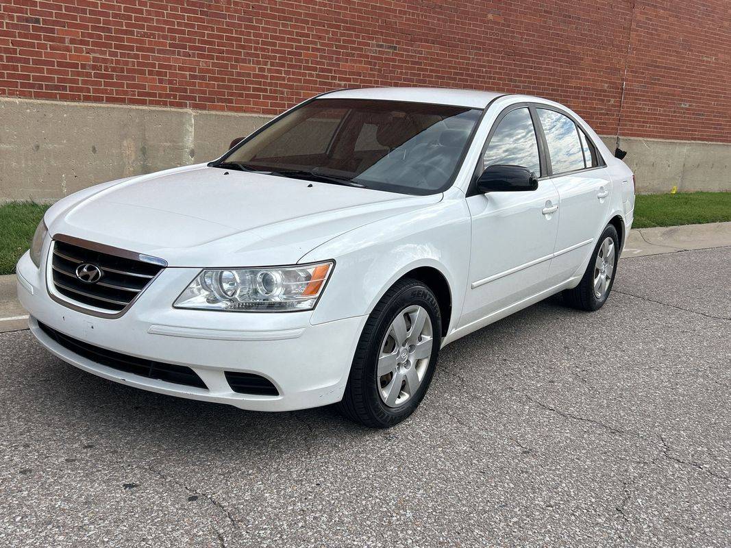 2009 Hyundai Sonata GLS — Sedan — 121,752 mi — Wichita, KS