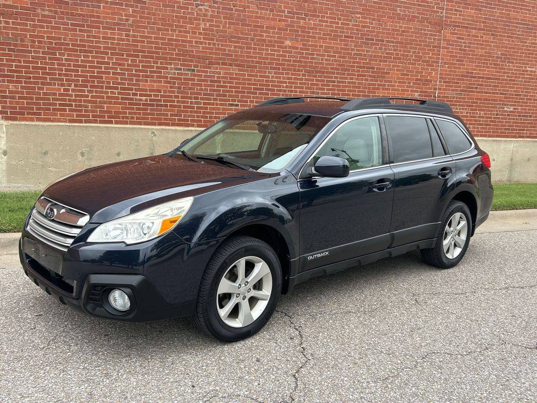 2013 Subaru Outback 2.5i Premium — SUV — 158,096 mi — Wichita, KS