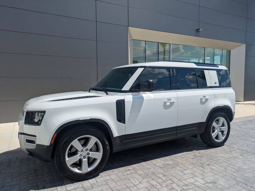 2023 Land Rover Defender SE