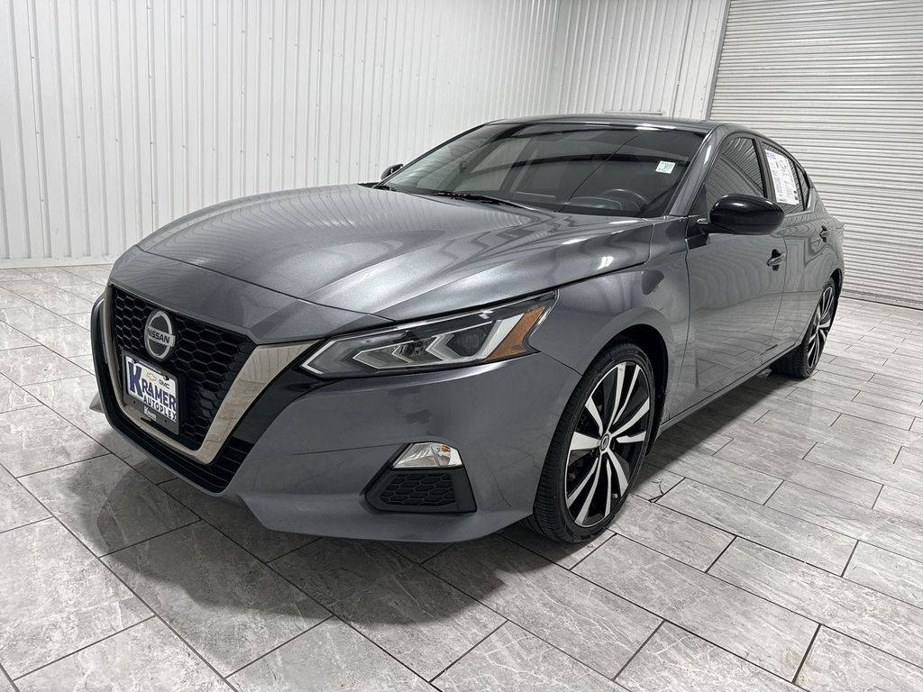 2022 Nissan Altima SR