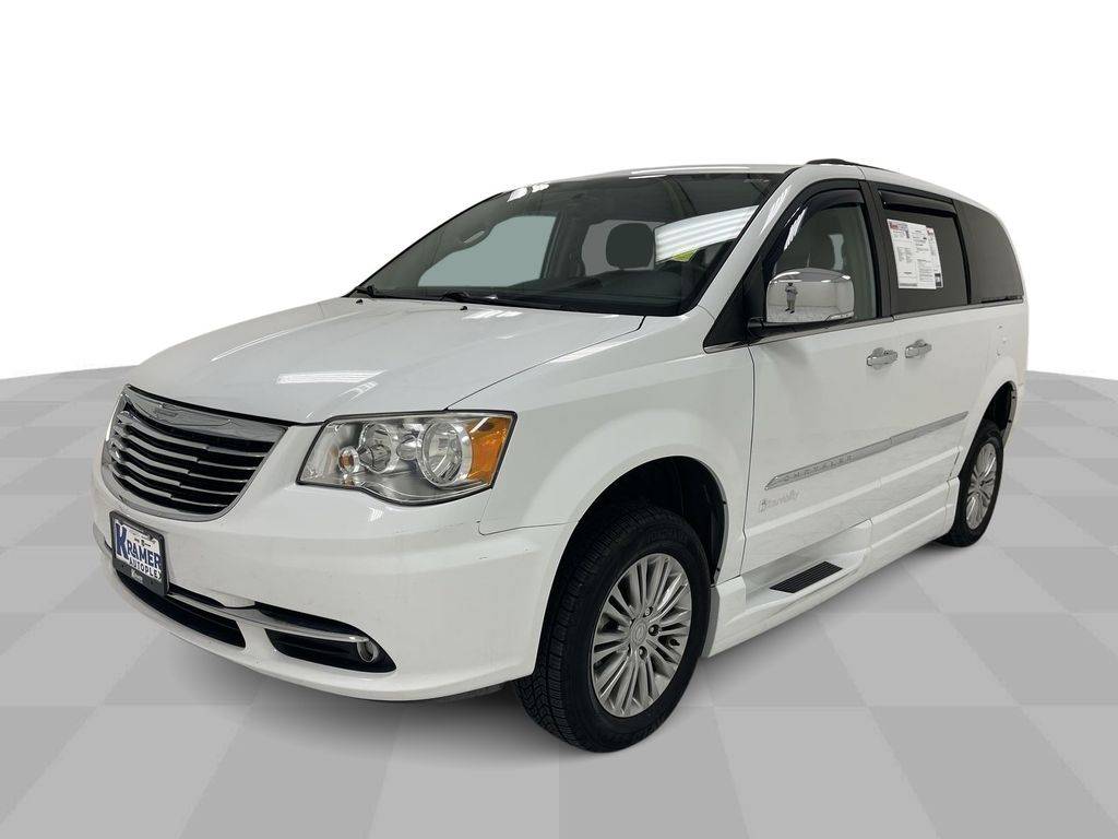 2016 Chrysler Town & Country Touring-L Anniversary Edition — Minivan — 25,986 mi — Livingston, TX