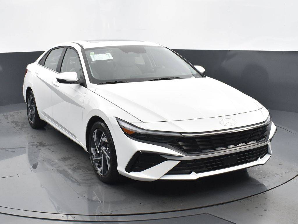 2025 Hyundai Elantra Limited — Sedan — 5,142 mi — McDonough, GA