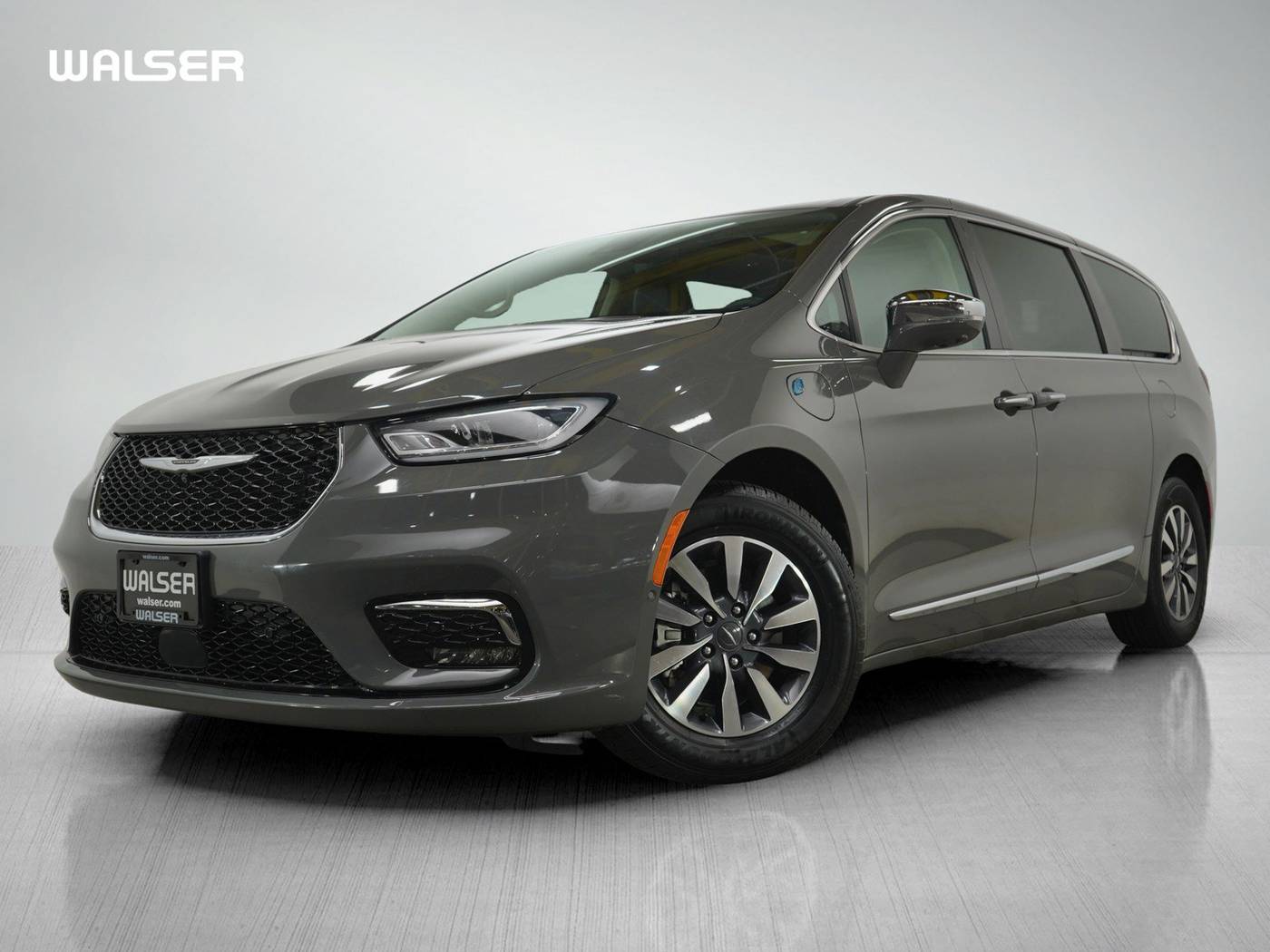 2022 Chrysler Pacifica Hybrid Limited — Minivan — 70,192 mi — Roseville, MN