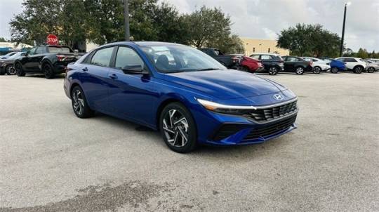 2025 Hyundai Elantra SEL Sport — Sedan — 817 mi — Vero Beach, FL