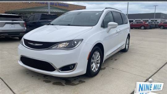 2017 Chrysler Pacifica Touring L — Minivan — 143,655 mi — St. Clair Shores, MI
