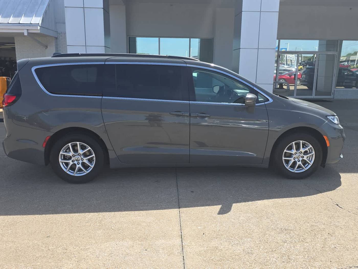 2022 Chrysler Pacifica Touring L — Minivan — 74,970 mi — Paducah, KY