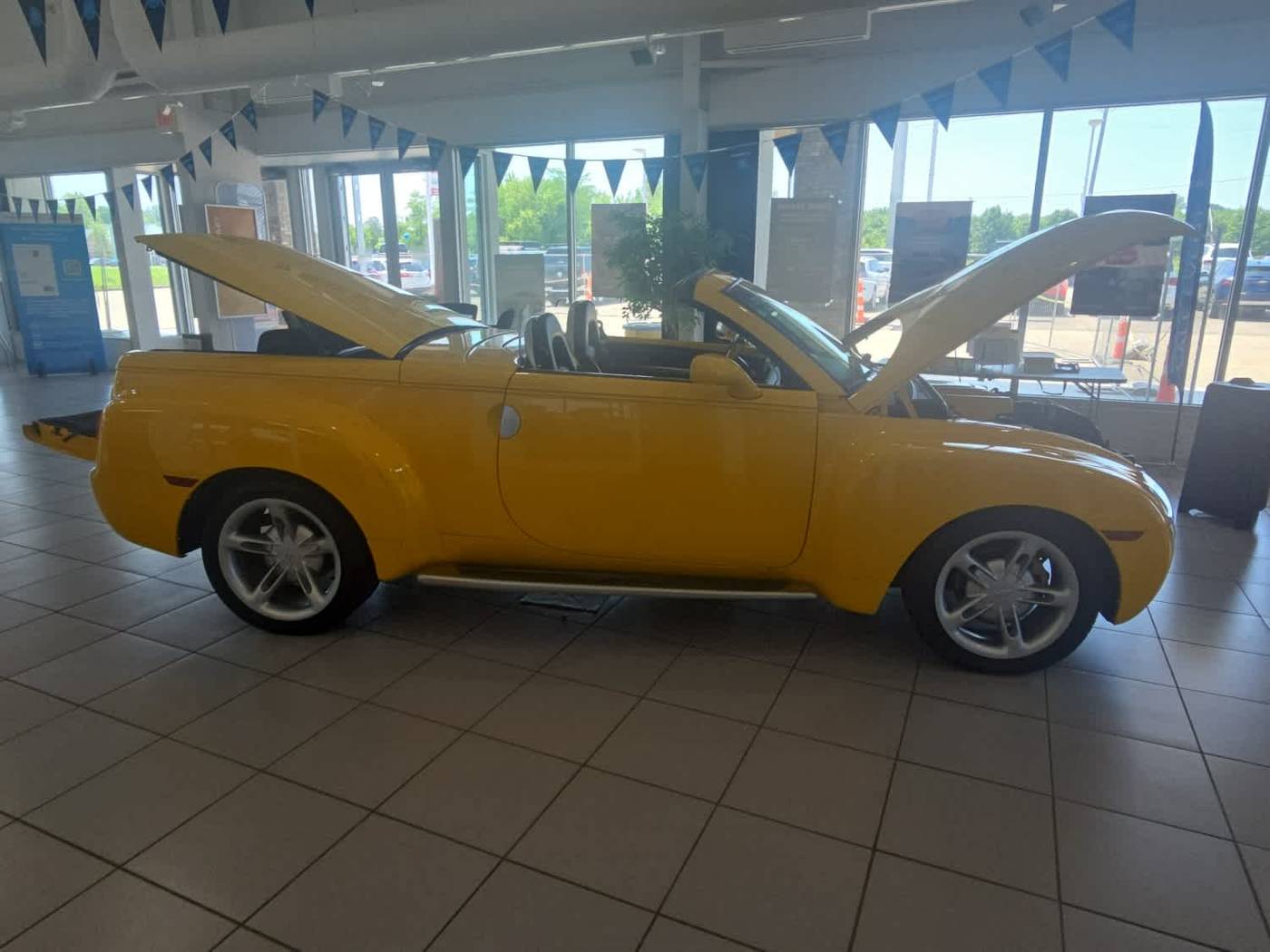 2004 Chevrolet SSR LS — Pickup Truck — 38,025 mi — Paducah, KY