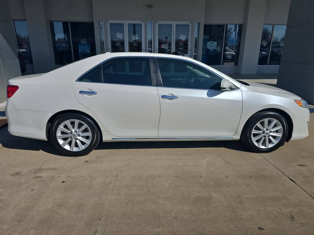 2014 Toyota Camry XLE V6 — Sedan — 98,000 mi — Paducah, KY