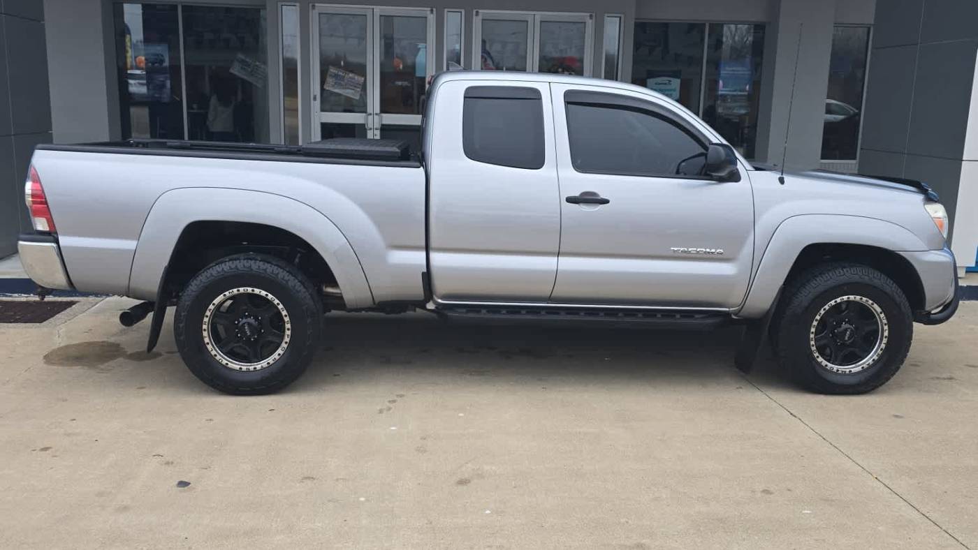 2015 Toyota Tacoma Base — Pickup Truck — 214,187 mi — Paducah, KY