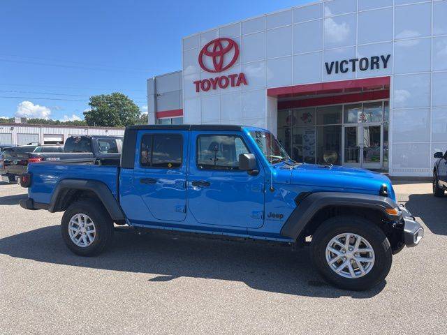 2023 Jeep Gladiator Sport S — Pickup Truck — 14,977 mi — Marietta, OH