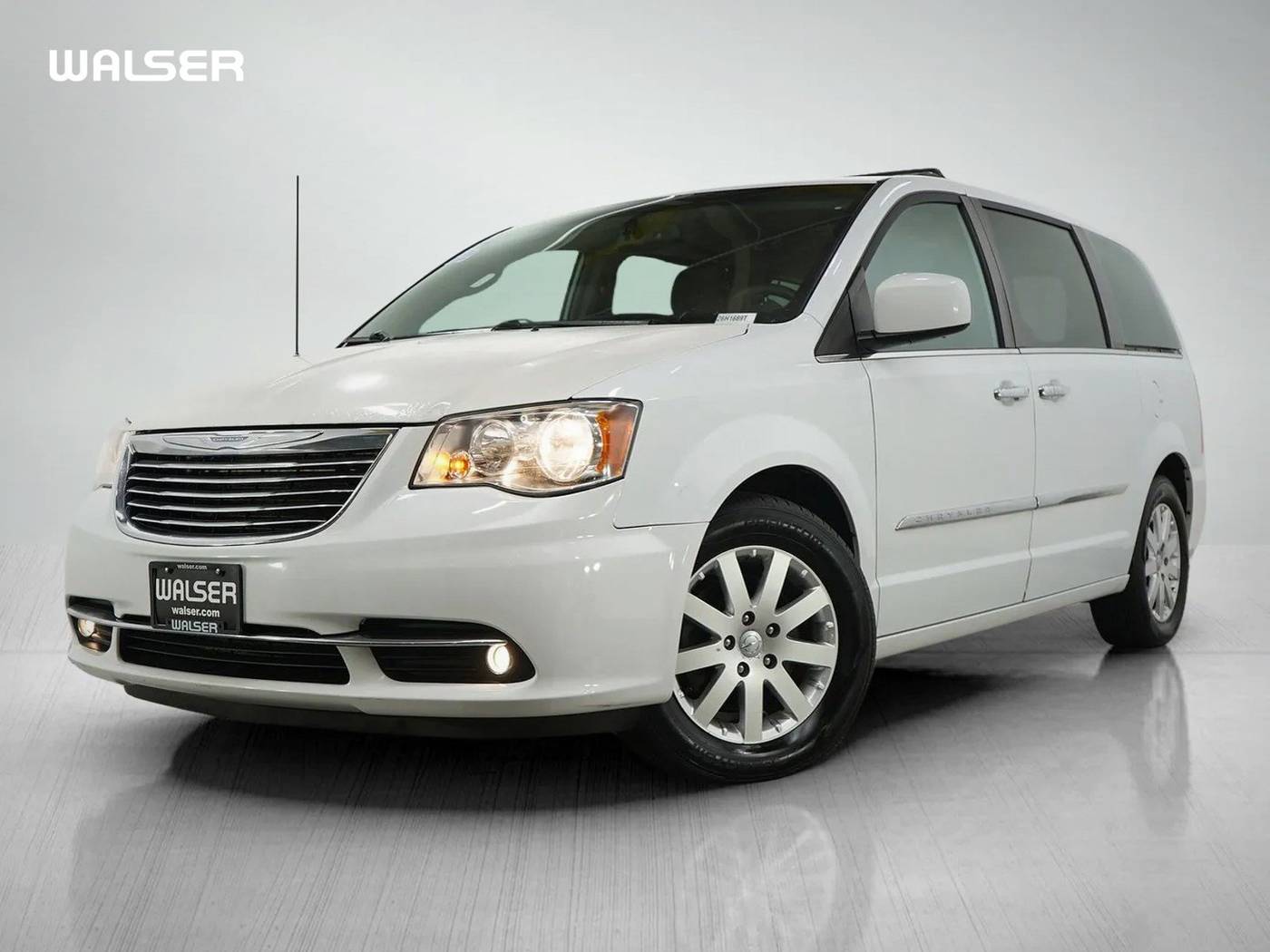 2016 Chrysler Town & Country Touring — Minivan — 141,632 mi — Coon Rapids, MN