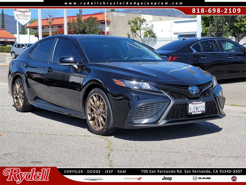 2024 Toyota Camry Hybrid SE — Sedan — 35,985 mi — San Fernando, CA