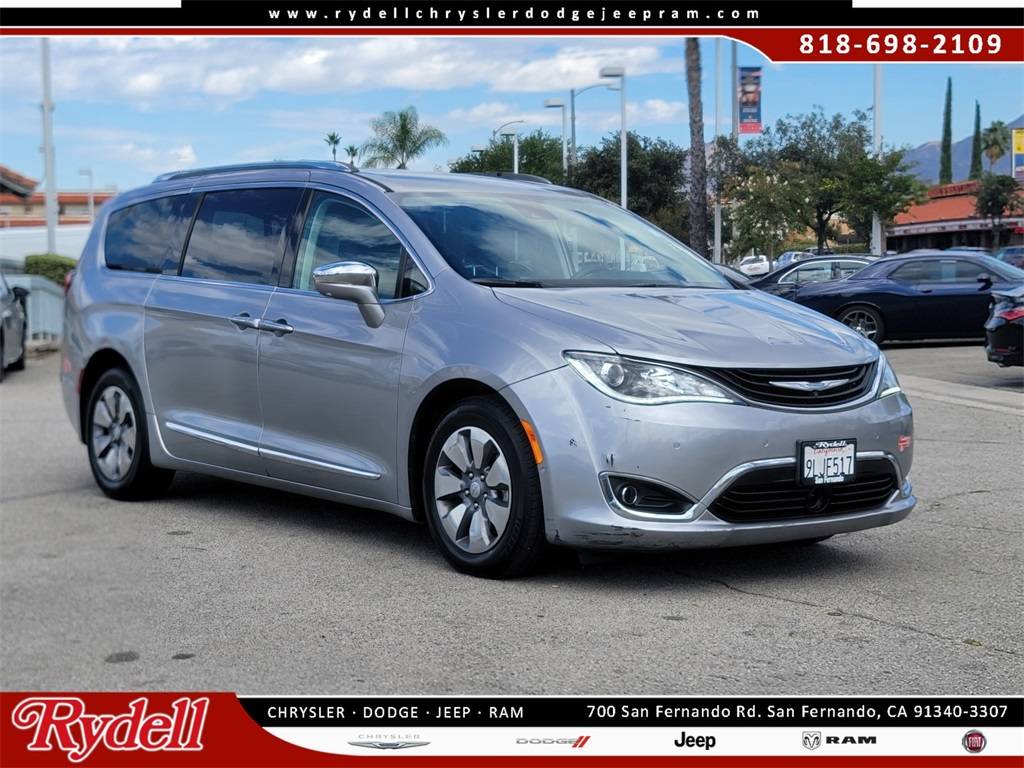 2018 Chrysler Pacifica Hybrid Limited — Minivan — 59,475 mi — San Fernando, CA
