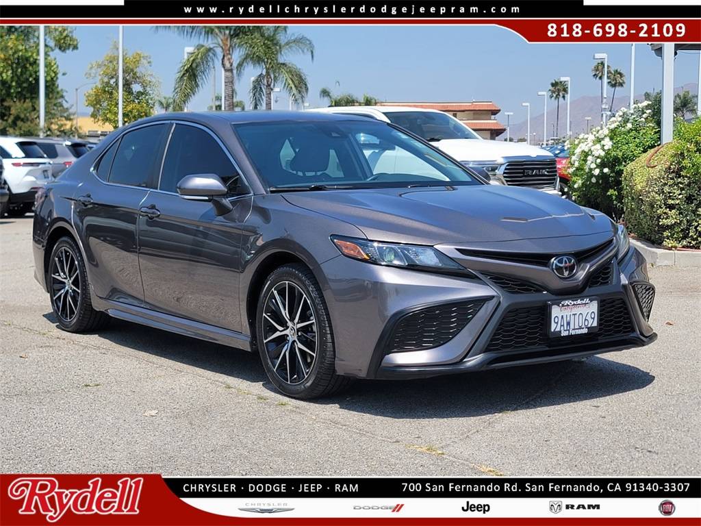 2022 Toyota Camry SE — Sedan — 48,746 mi — San Fernando, CA