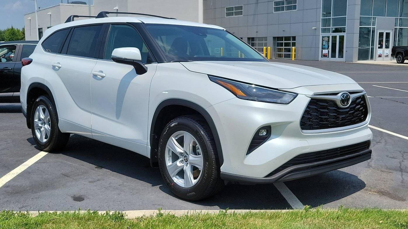 2023 Toyota Highlander LE — SUV — 23,326 mi — Burlington, NJ