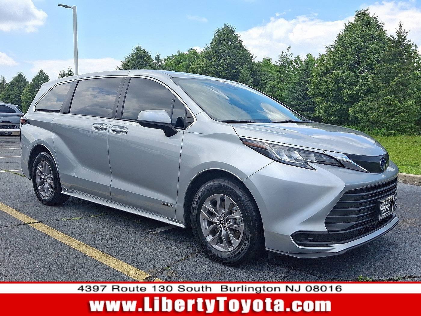 2021 Toyota Sienna LE — Minivan — 82,842 mi — Burlington, NJ