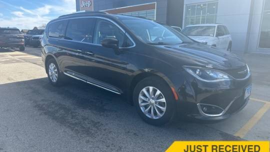 2017 Chrysler Pacifica Touring L — Minivan — 143,120 mi — Bloomington, IL