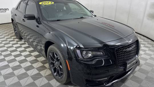 2023 Chrysler 300 Touring L — Sedan — 41,911 mi — Bloomington, IL