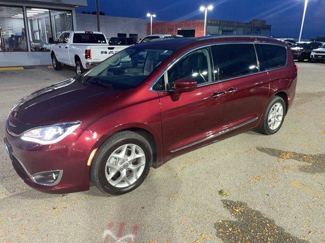 2018 Chrysler Pacifica Touring L Plus — Minivan — 69,182 mi — Peoria, IL