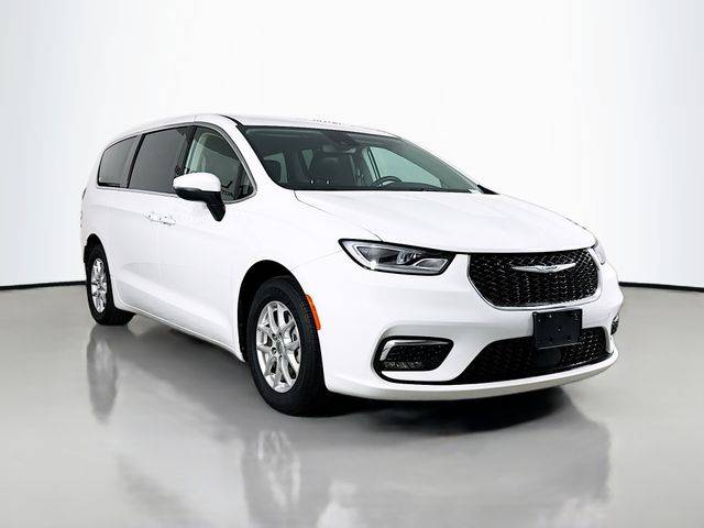 2023 Chrysler Pacifica Touring L — Minivan — 63,361 mi — Peoria, IL