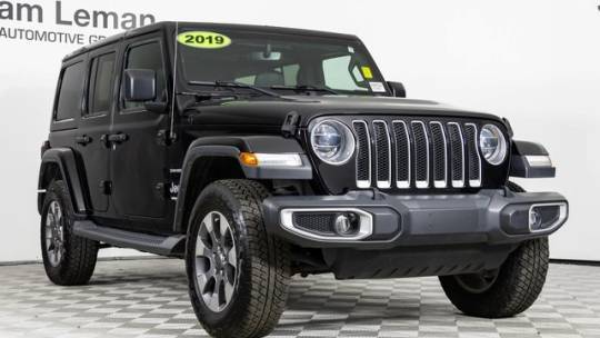 2019 Jeep Wrangler Sahara — SUV — 30,520 mi — Peoria, IL