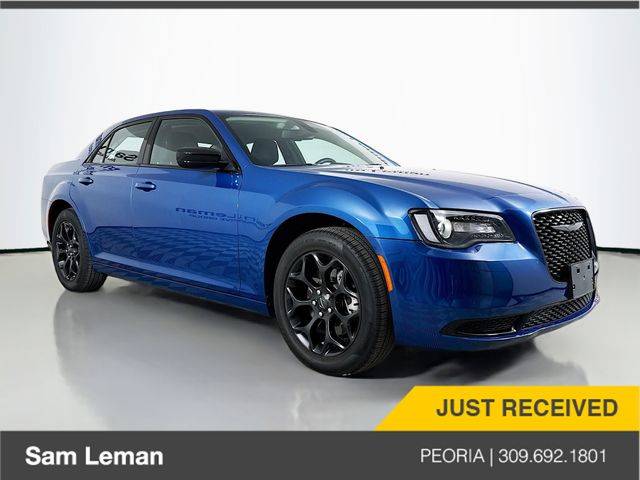 2021 Chrysler 300 Touring — Sedan — 18,054 mi — Peoria, IL