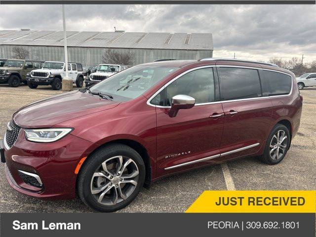 2022 Chrysler Pacifica Pinnacle — Minivan — 30,393 mi — Peoria, IL