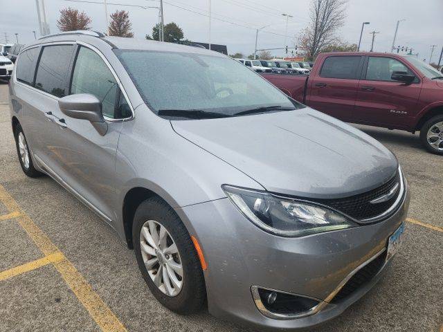 2018 Chrysler Pacifica Touring L — Minivan — 75,838 mi — Peoria, IL