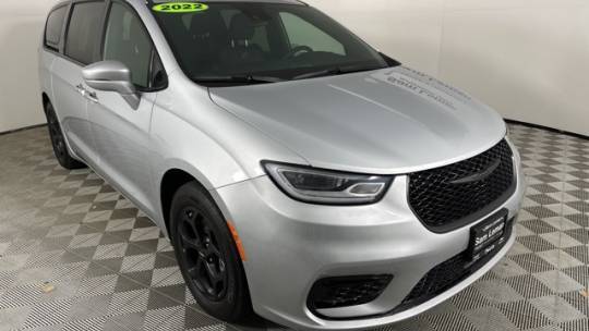 2022 Chrysler Pacifica Hybrid Touring L — Minivan — 14,765 mi — Peoria, IL