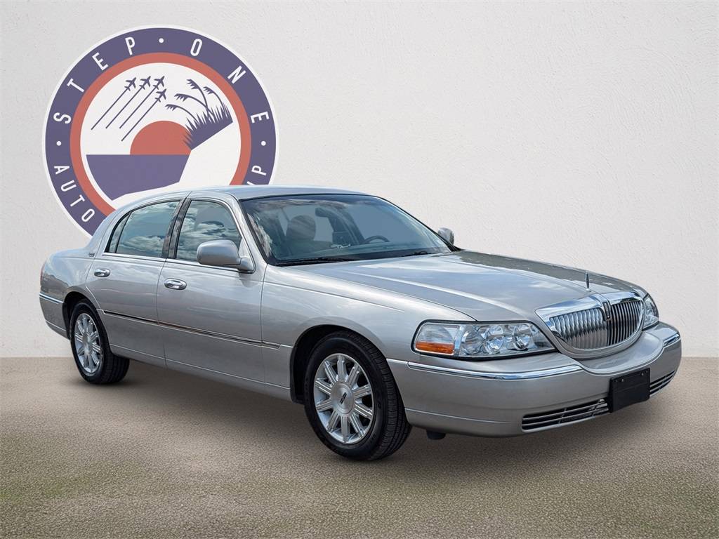 2010 Lincoln Town Car Signature Limited — Sedan — 98,852 mi — Fort Walton Beach, FL