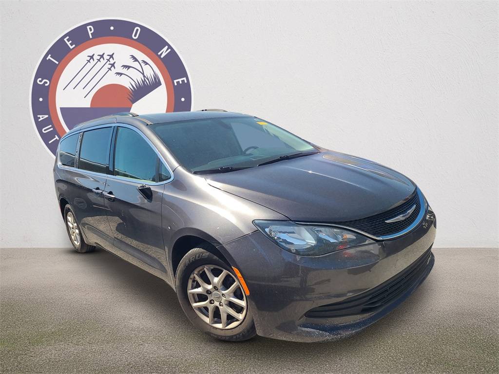 2020 Chrysler Voyager LXI — Minivan — 110,718 mi — Fort Walton Beach, FL
