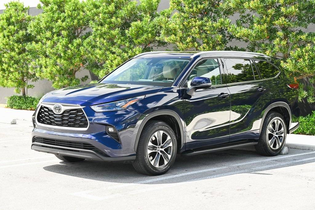 2022 Toyota Highlander XLE — SUV — 23,362 mi — Miami, FL