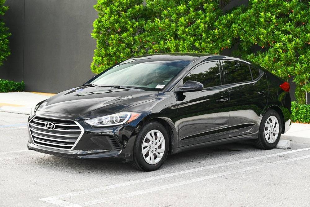 2018 Hyundai Elantra SE — Sedan — 90,035 mi — Miami, FL