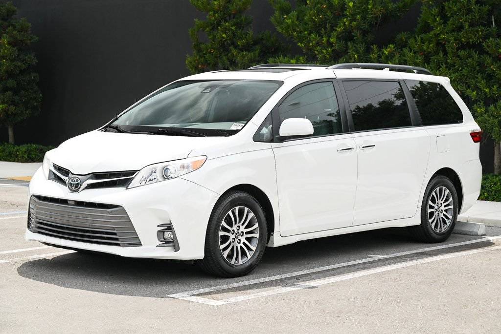 2018 Toyota Sienna L — Minivan — 88,780 mi — Miami, FL