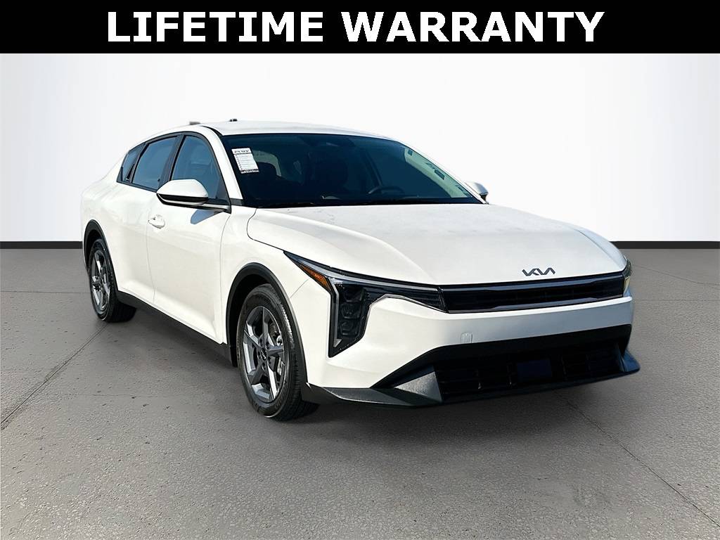 2025 Kia K4 LXS — Sedan — 738 mi — Leesburg, FL