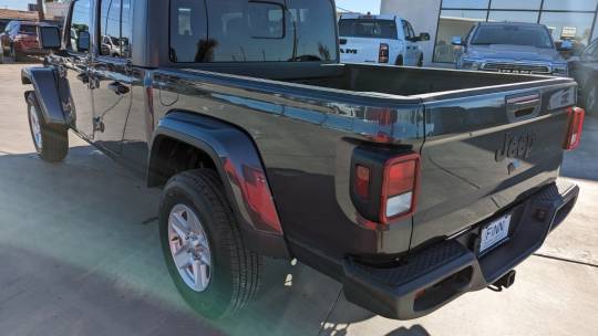 New 2023 Jeep Gladiator Willys 4×4 Crew Cab in Pinedale #NP758