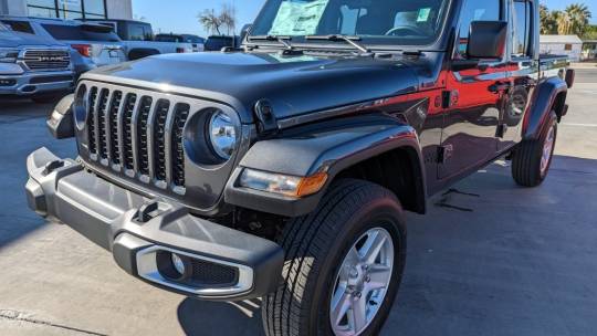 New 2023 Jeep Gladiator Willys 4×4 Crew Cab in Pinedale #NP758