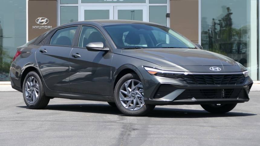 New Hyundai Elantra Hybrid for Sale (with Photos) | U.S. News & World ...