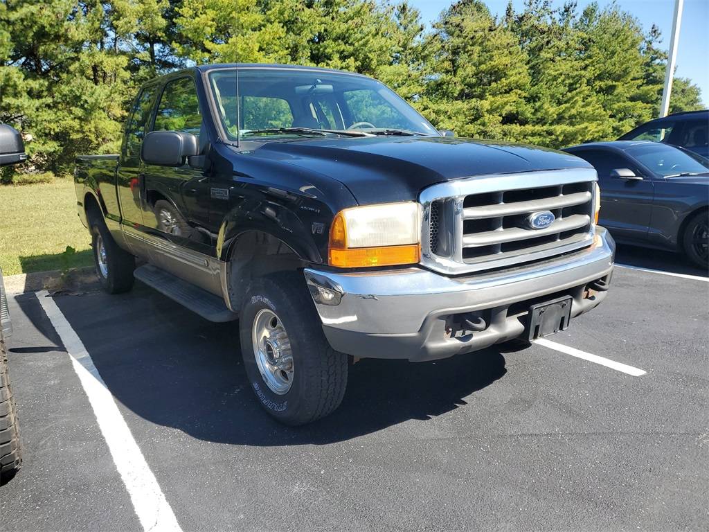 2000 Ford Super Duty F-250 XL — Pickup Truck — 113,428 mi — Dickson, TN