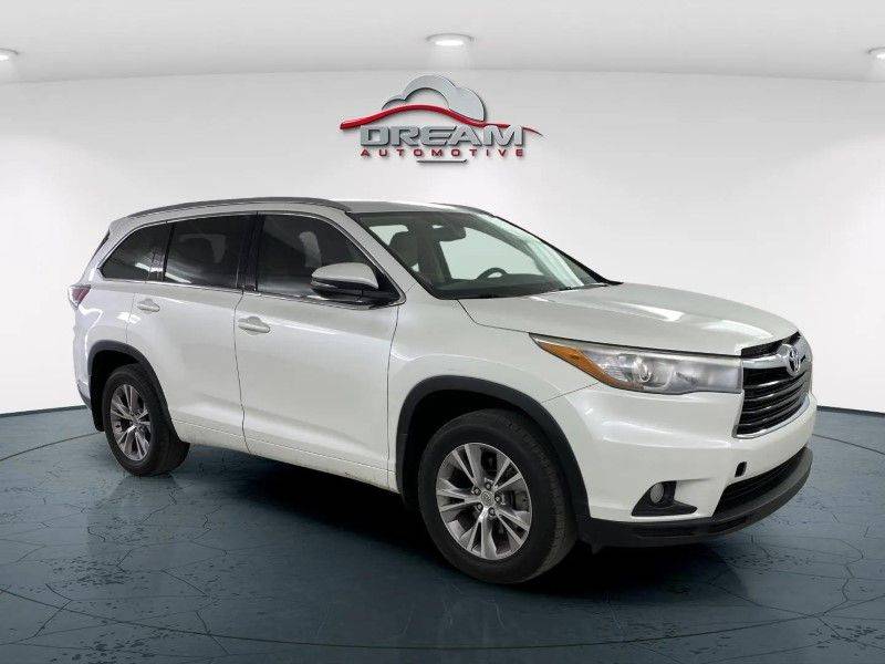2015 Toyota Highlander XLE — SUV — 143,692 mi — Lawrence, KS