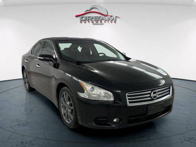 2014 Nissan Maxima SV — Sedan — 123,456 mi — Lawrence, KS