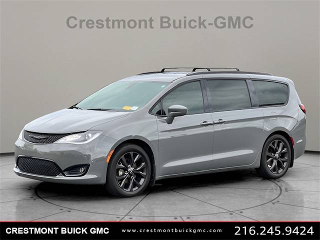 2020 Chrysler Pacifica Touring L — Minivan — 93,668 mi — Beachwood, OH
