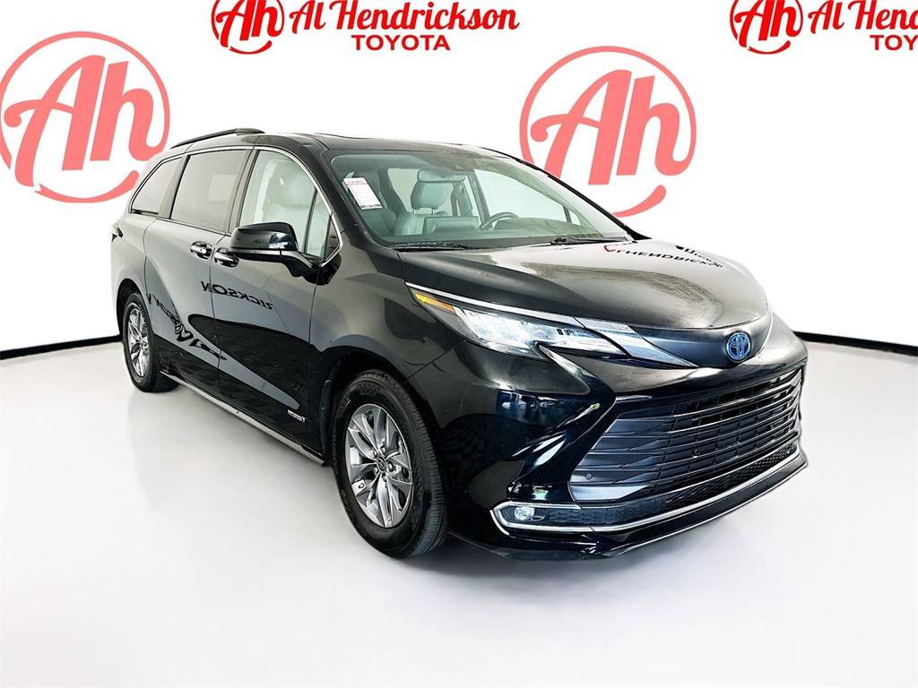 2021 Toyota Sienna XLE — Minivan — 53,690 mi — Coconut Creek, FL
