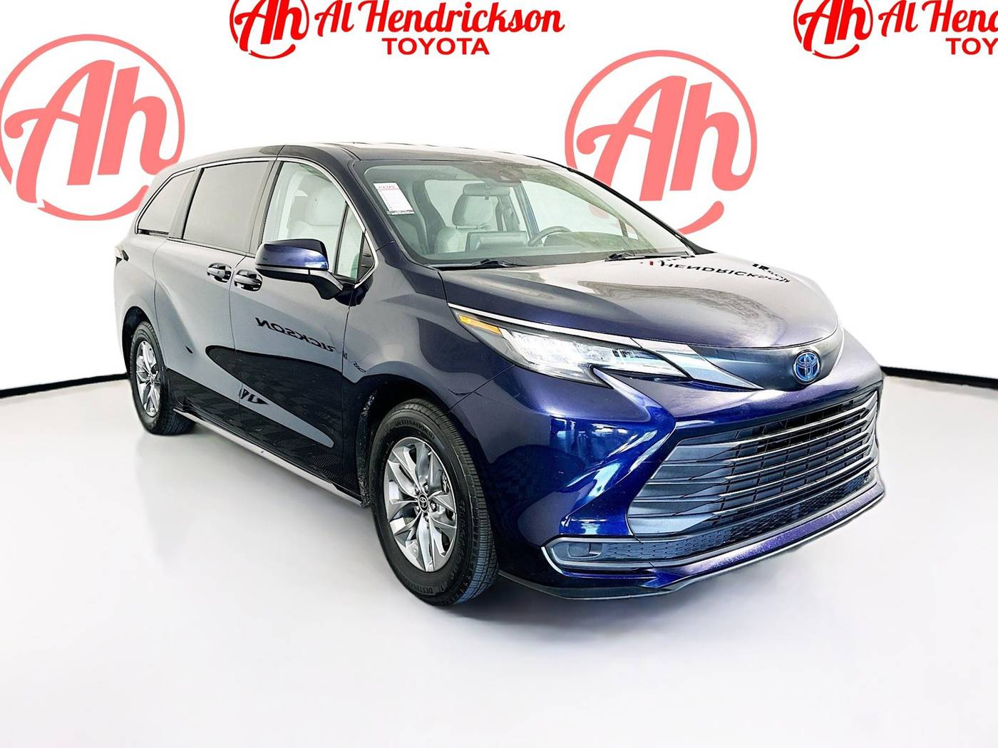2023 Toyota Sienna LE — Minivan — 86,011 mi — Coconut Creek, FL