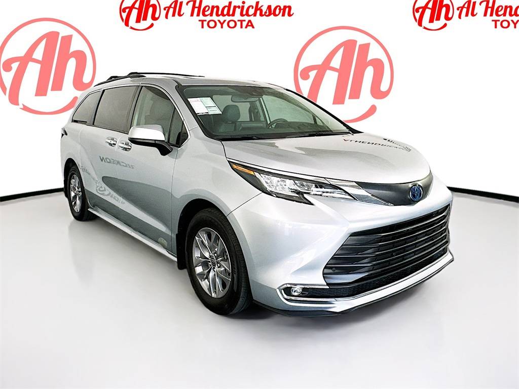 2021 Toyota Sienna XLE — Minivan — 62,688 mi — Coconut Creek, FL