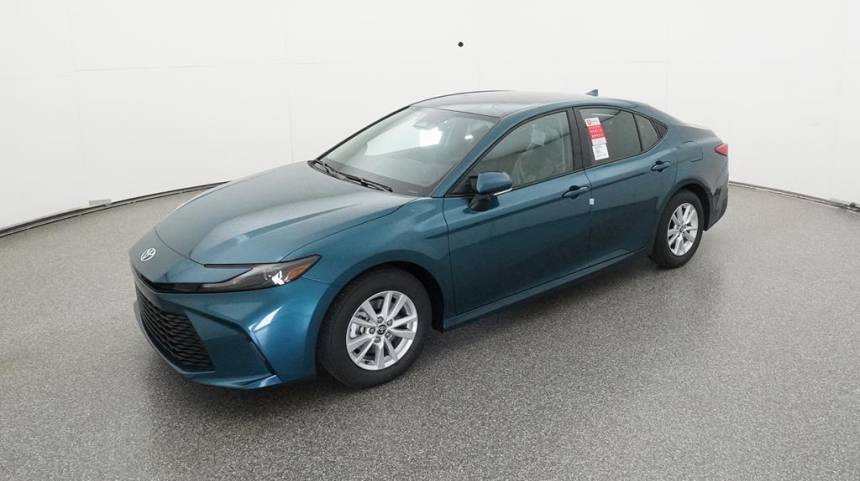2025 Toyota Camry Hybrid LE — Sedan — 38,387 mi — Coconut Creek, FL