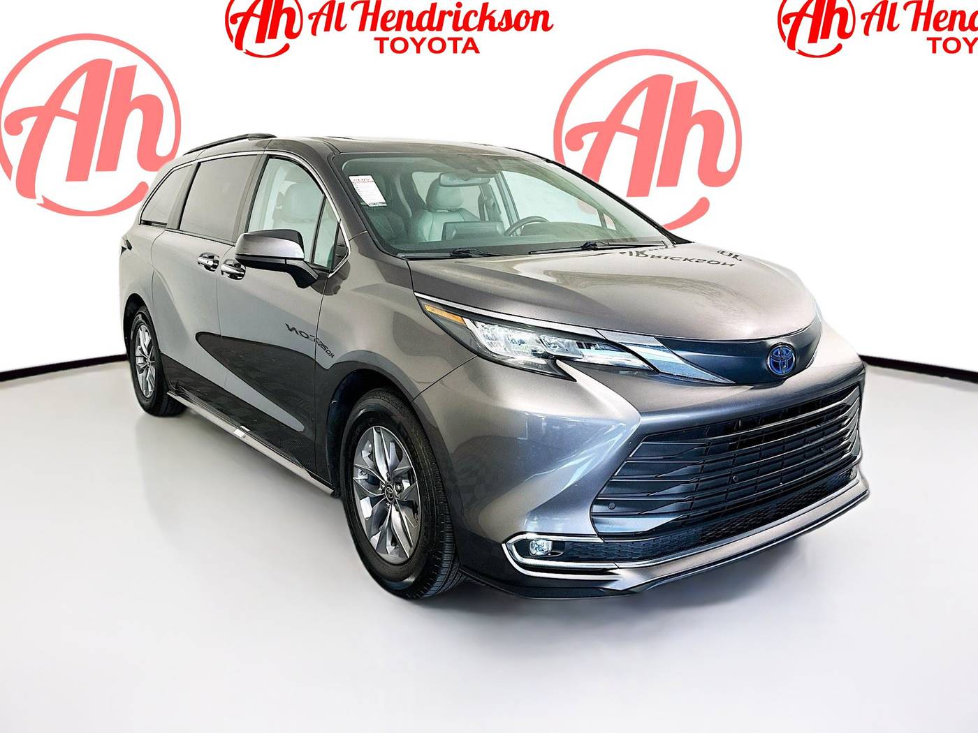 2023 Toyota Sienna XLE — Minivan — 61,438 mi — Coconut Creek, FL
