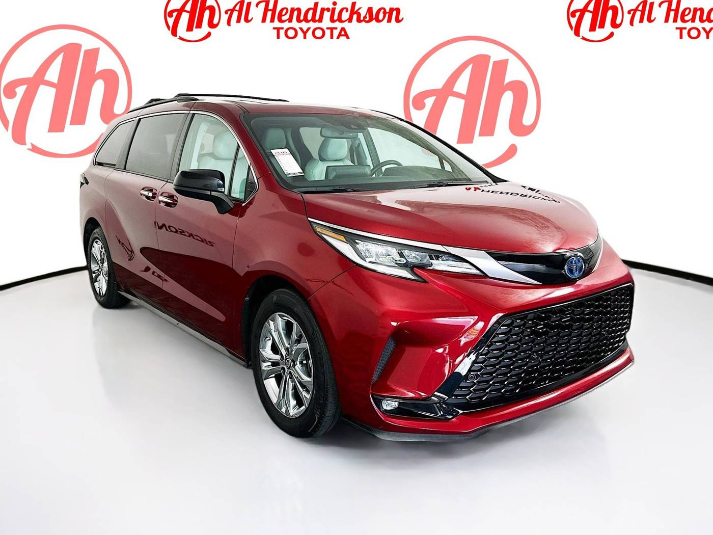 2022 Toyota Sienna XSE — Minivan — 37,366 mi — Coconut Creek, FL
