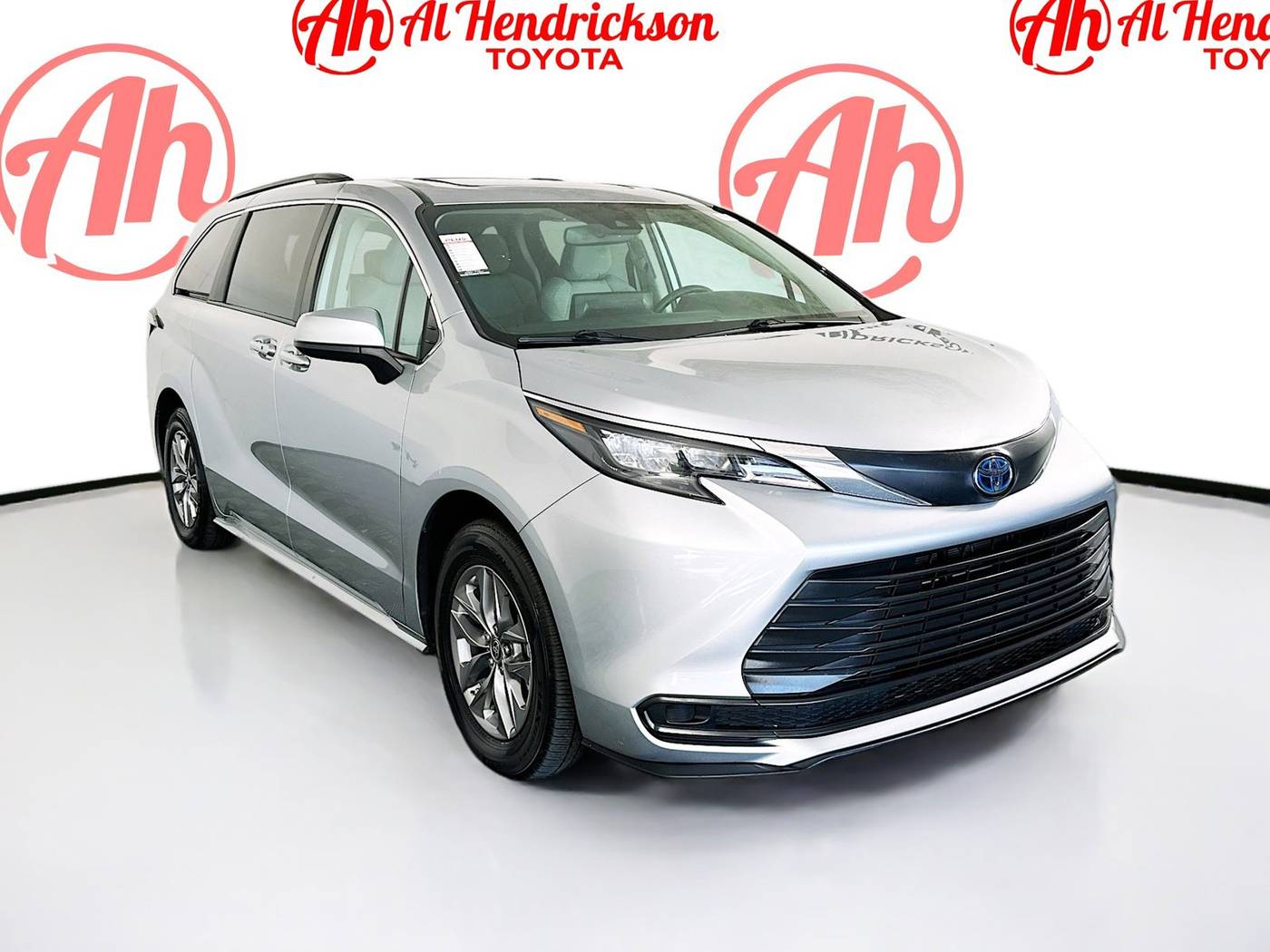 2024 Toyota Sienna LE — Minivan — 46,589 mi — Coconut Creek, FL
